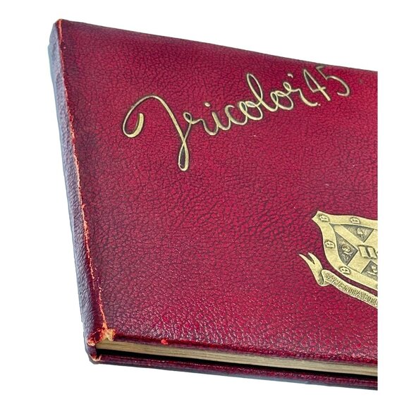 Queens University Tricolor Yearbook 1945 Book Annual Kingston Ontario Canada - Picture 12 of 14